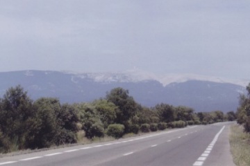 le ventoux au loin.jpg
