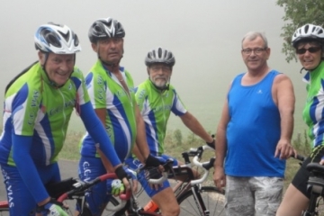 regroupement en haut du col de louviero.JPG